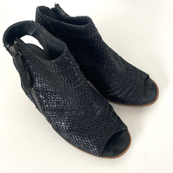 Paul Green Cayenne Peep Bootie Boot Textured Black Leather Snake 5 UK 7.5 US - Picture 2 of 9
